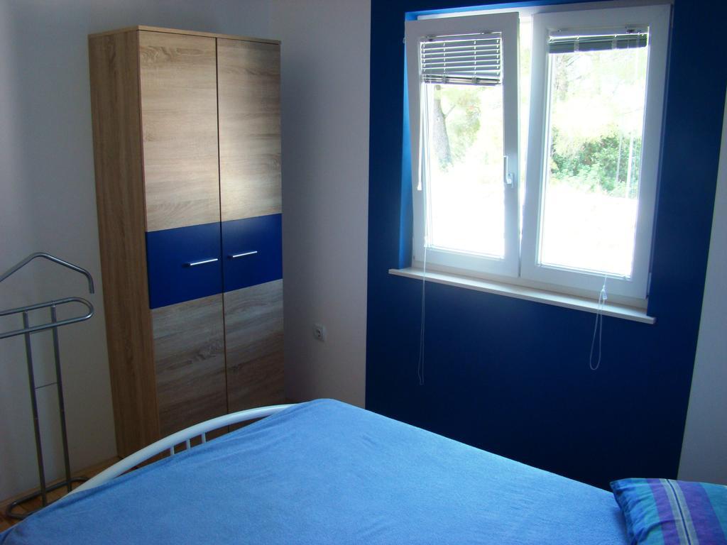 Apartments Pinus Pirovac Habitación foto