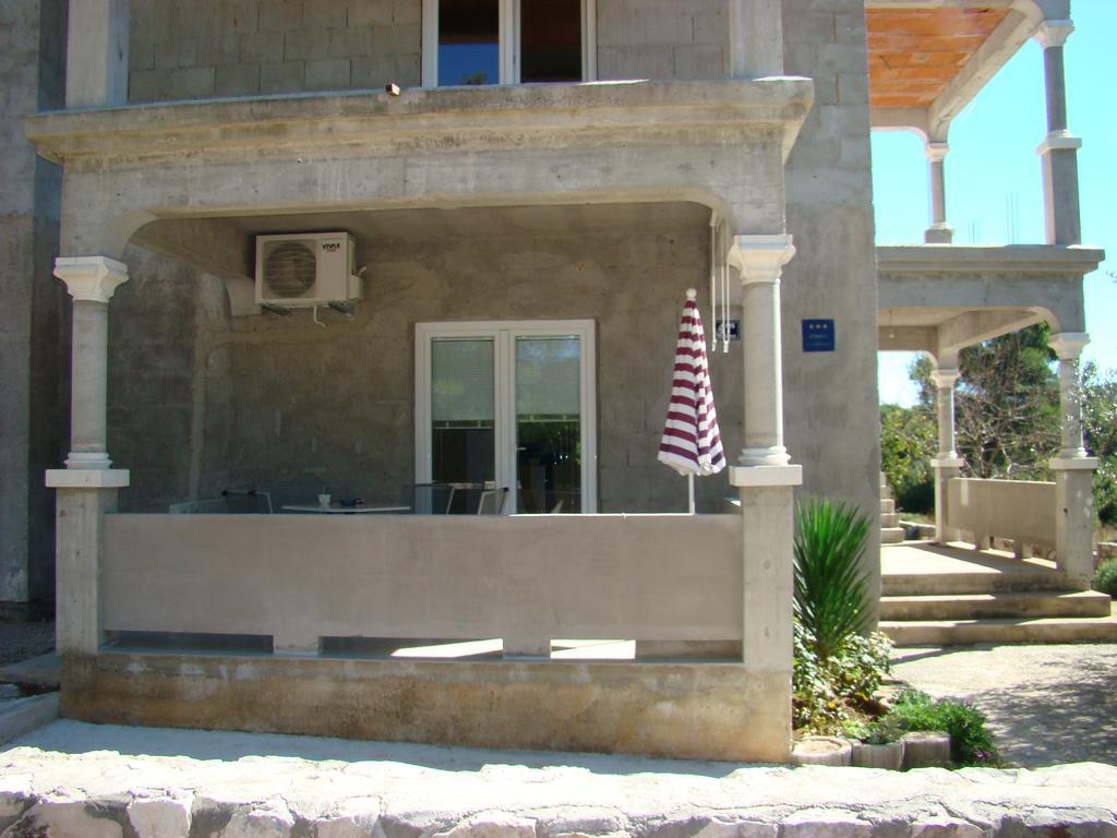Apartments Pinus Pirovac Habitación foto